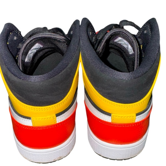 Jordan 1 Mid - Picture 6 of 9